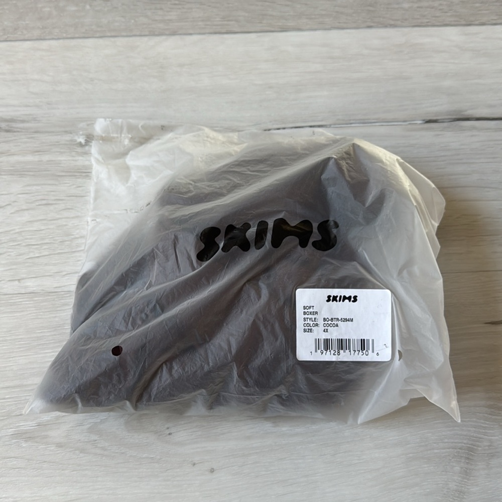 SKIMS Soft boxer shorts Cocoa Size 4X New With Tags - Picture 3 of 5